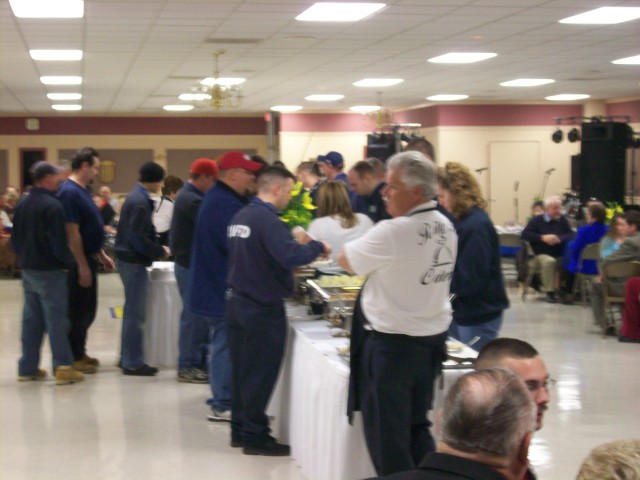Stand-by crews in the buffett line